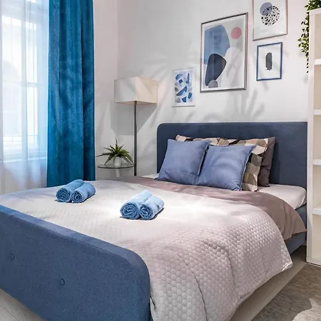 Luxury Nova Next To The New York Cafe 公寓