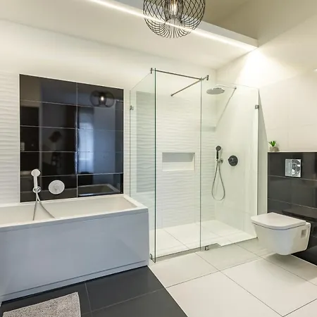 Luxury Nova Next To The New York Cafe Budapest